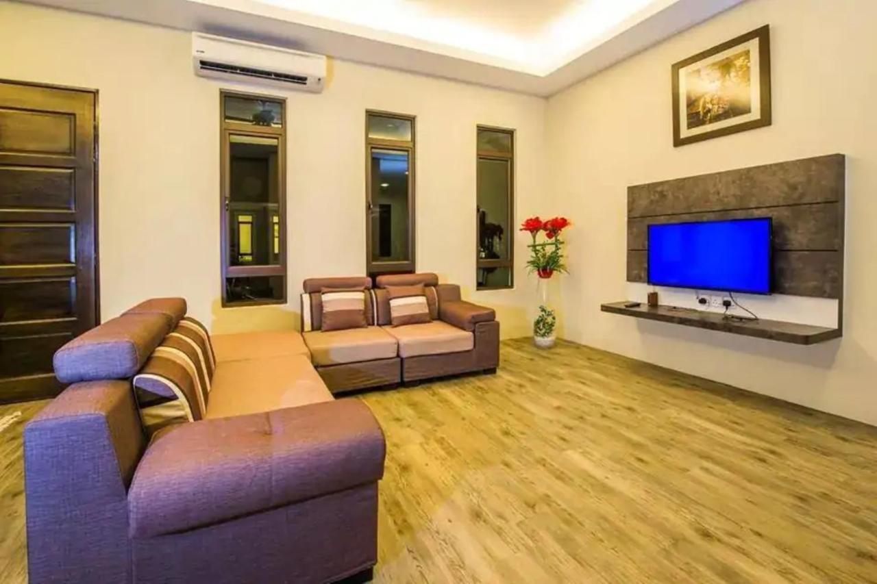 באטו פאהאט Capital O 90088 Mbp Leisure Resort מראה חיצוני תמונה